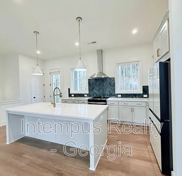 102 Pinecone Pkwy — Photo 4
