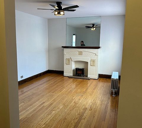 2nd image of 3415 N Hamlin Ave #2E