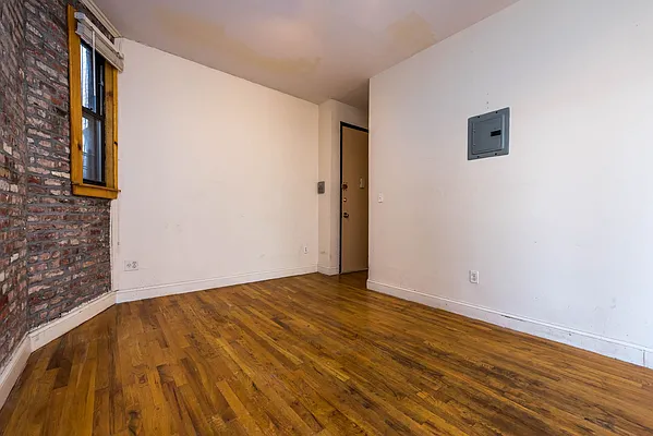 Rented by Nooklyn NYC LLC | media 18