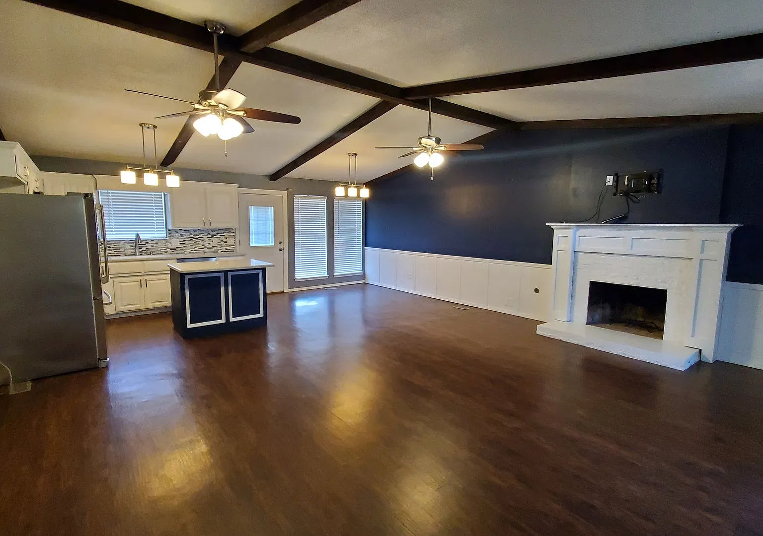 Preleasing For Early Aug 2027! (3) Bed/(2) Bath - Over 1800 Sqft W/ Bonus Room And Bar! — Photo 2