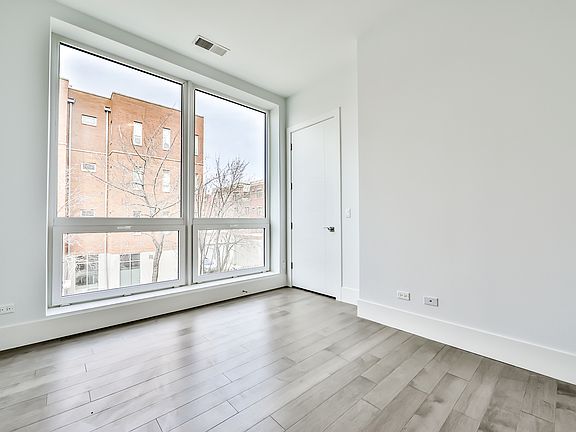 3rd image of 2353 W Wabansia Ave #302