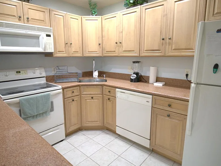 3561 Pine Needle Dr #D-2 — Photo 4