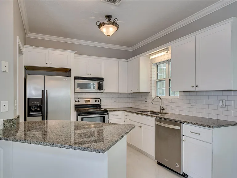 2909 Aylesbury Dr — Photo 12