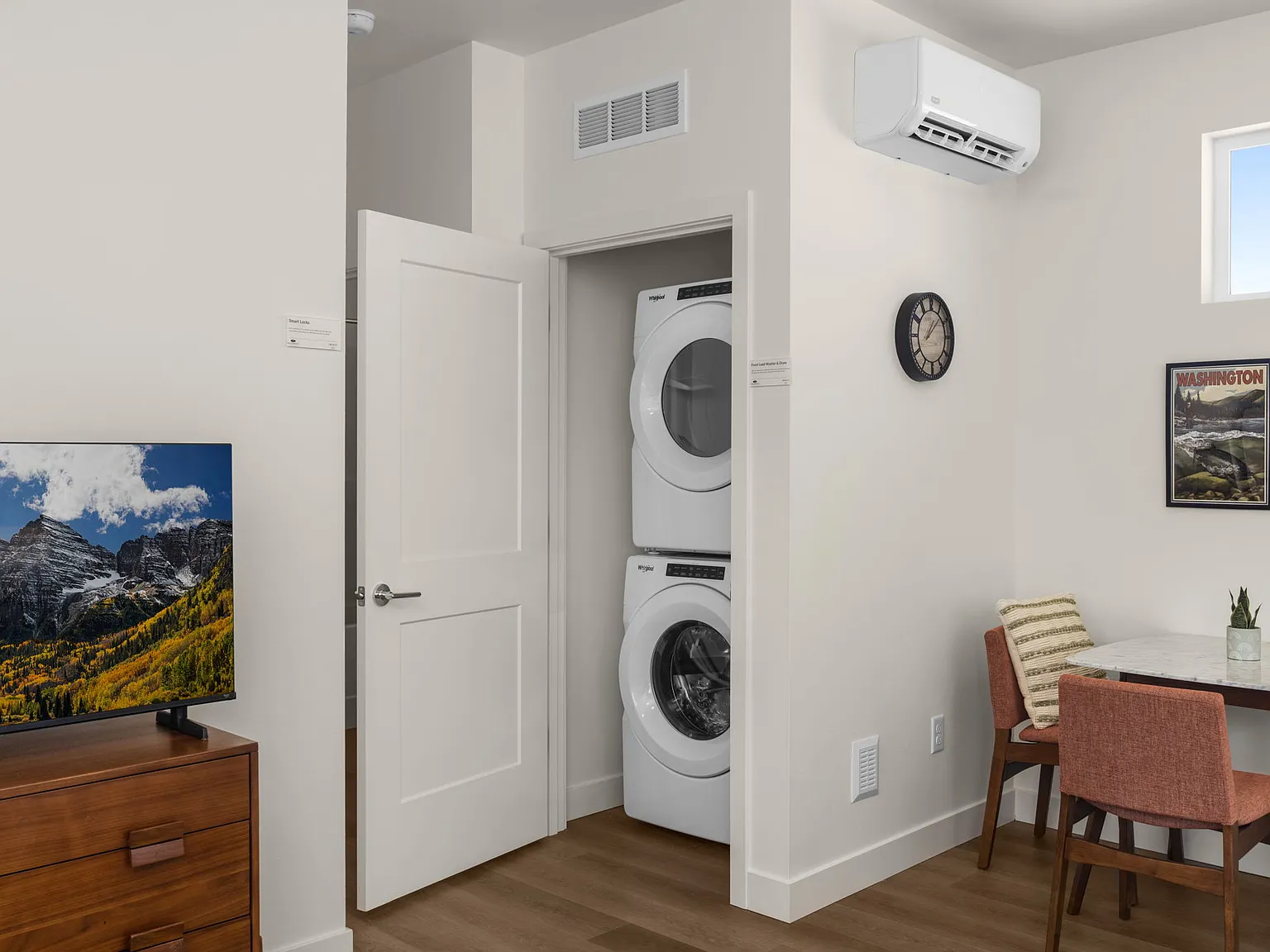 1 bed, 542 sqft, $1,879 — Photo 2