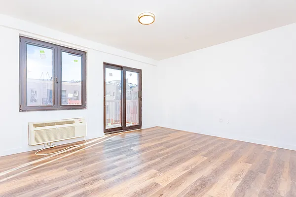 Rented by The InHouse Group | media 43