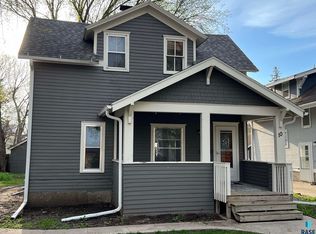 10 S University St, Vermillion, SD 57069