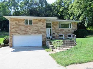 670 Kane St, Dubuque, IA 52001