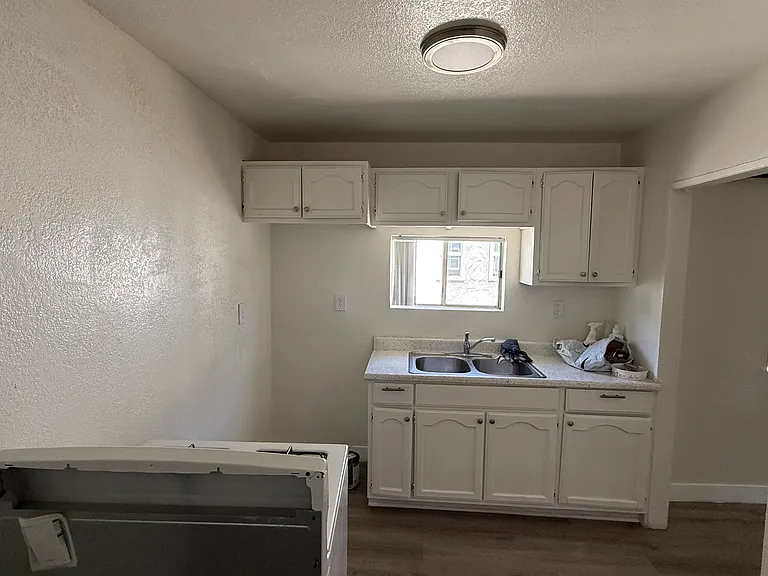 3549 E 58th St #1 — Photo 9