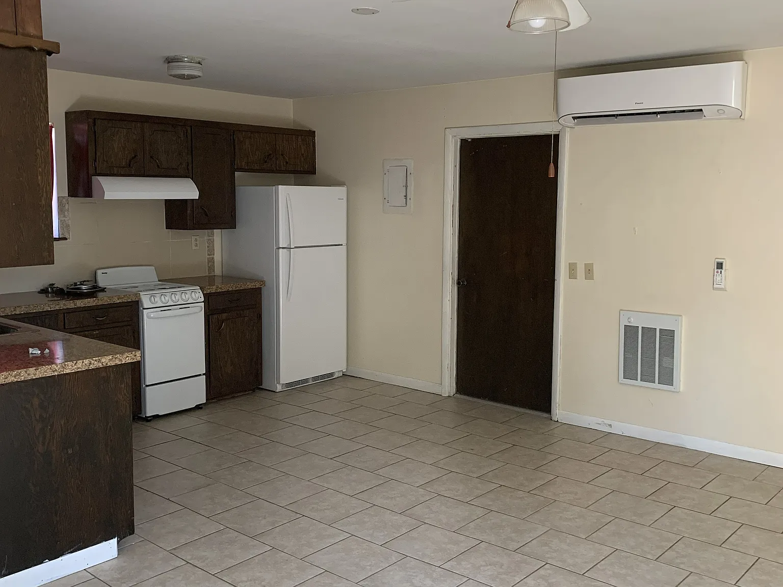 2 bed, 800 sqft, $800 — Photo 4