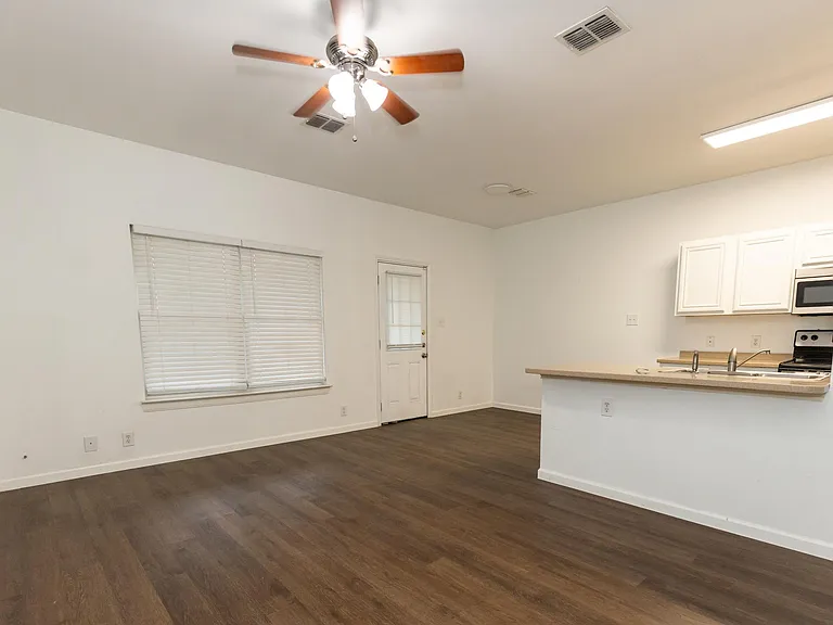 4107 Saint Charles Bay — Photo 11