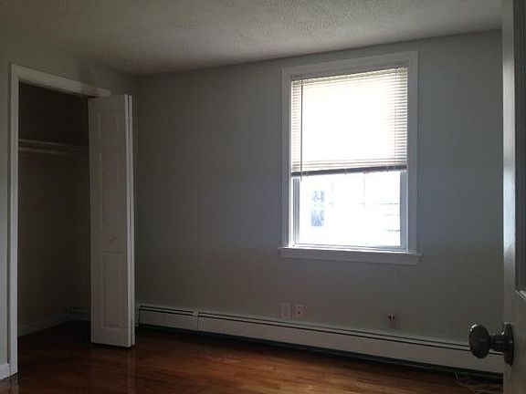 4th image of 999 Winthrop Ave #1