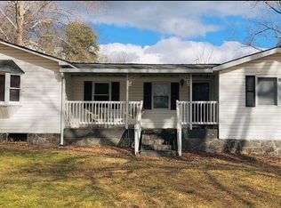 371 Long Hill Rd, Pilot Mountain, NC 27041