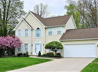 14 Stubwoode Dr, East Amherst, NY 14051