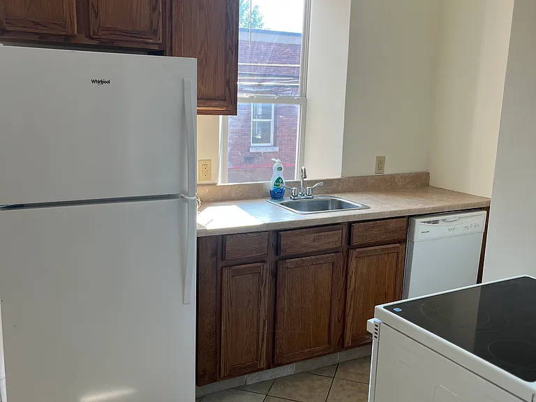349 Ophelia St #2 — Photo 7