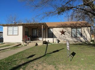 211 W Grogan St, Hamilton, TX 76531