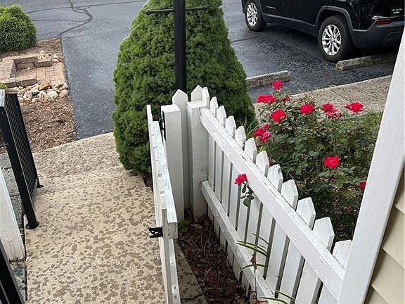 2nd image of 210 Wildwood Dr #101