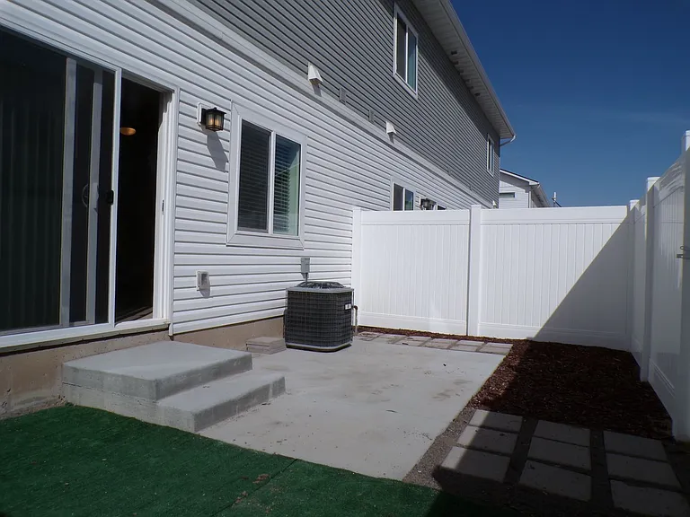 475 Huckleberry Ln — Photo 25