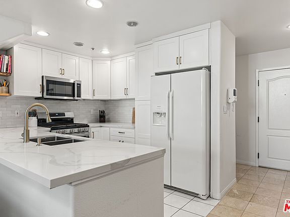 3rd image of 1211 S Shenandoah St APT 302