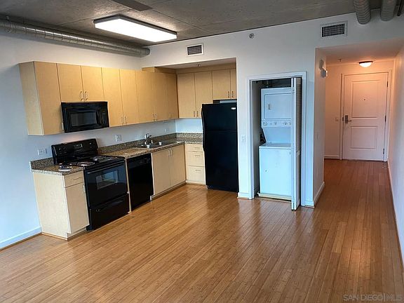 2nd image of 1080 Park Blvd Unit 605