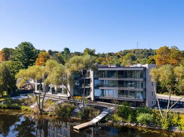 32 Brunel Rd #205, Huntsville, ON P1H 1P5