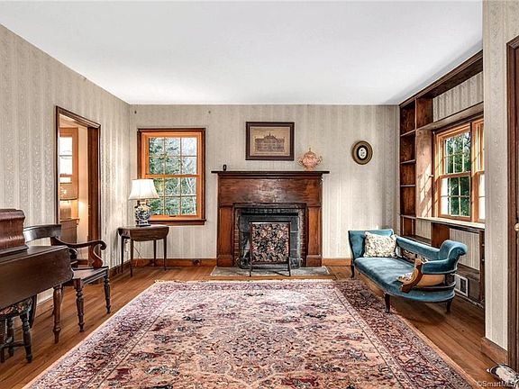 4th image of 20 Aunt Park Ln