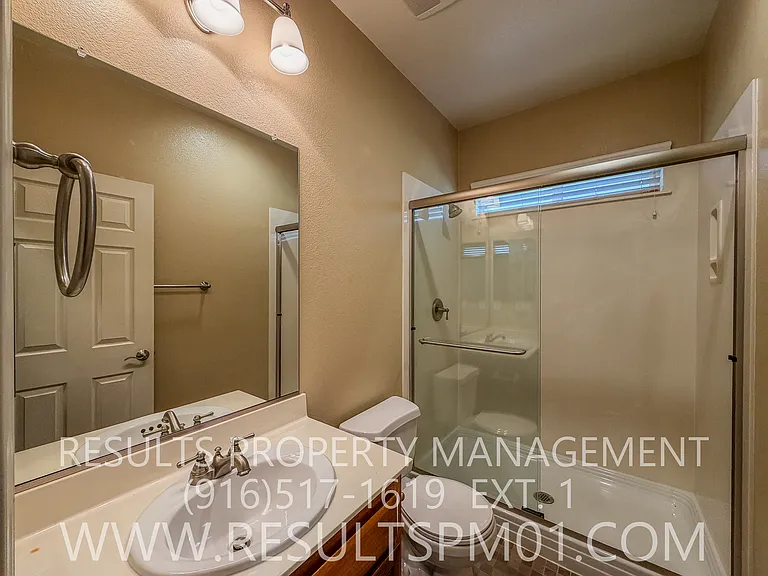2425 Foxcroft Cir — Photo 8