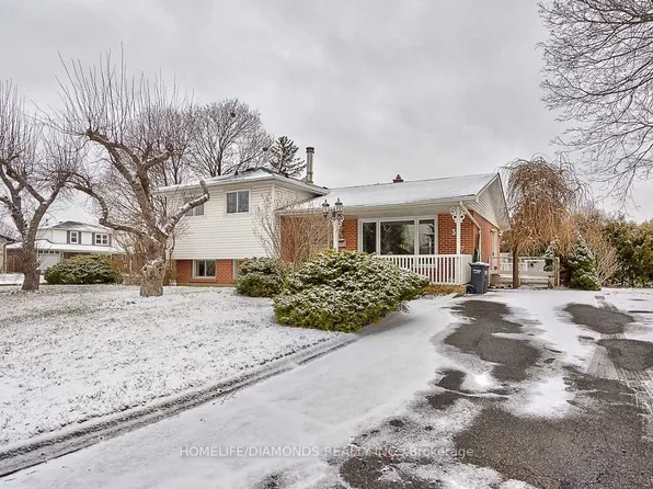 35 Edenborough Dr, Brampton, ON L6T 3A2