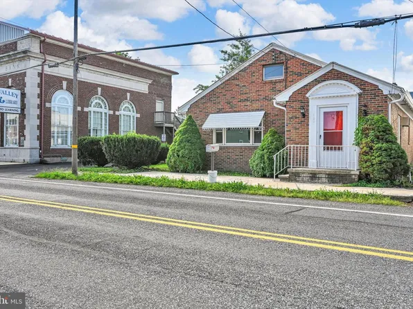 625 E Main St, Hegins, PA 17938