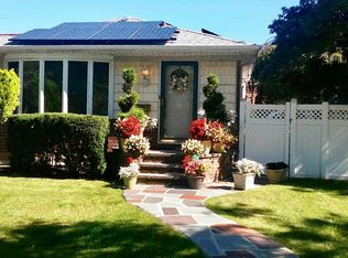 4643 247th St, Little Neck, NY 11362