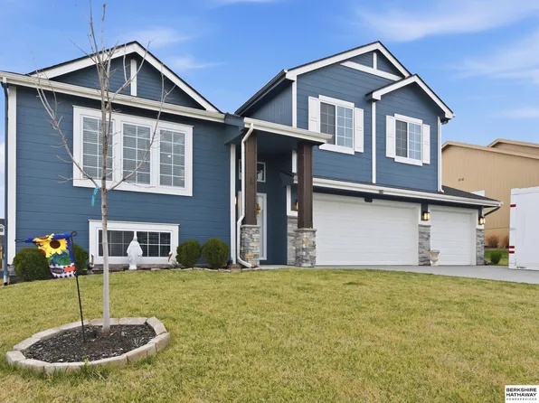 14822 S 19th St, Bellevue, NE 68123