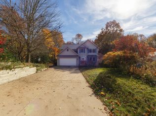 4957 Olde Forest Dr, Kalamazoo, MI 49009