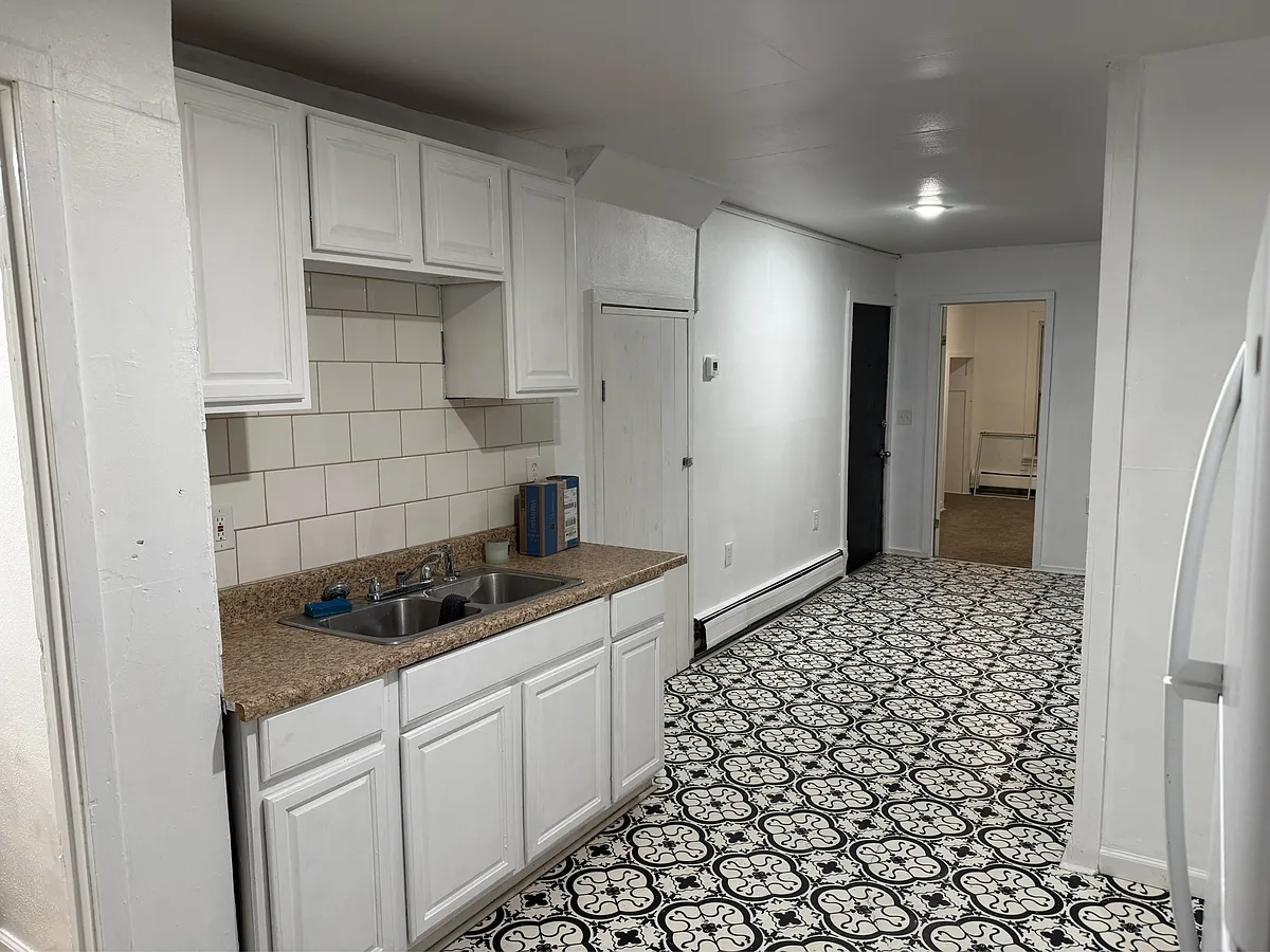 Building Photo - 657 Olive St #2