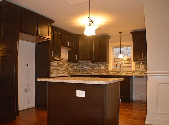 2nd image of 7951 S Artesian Ave