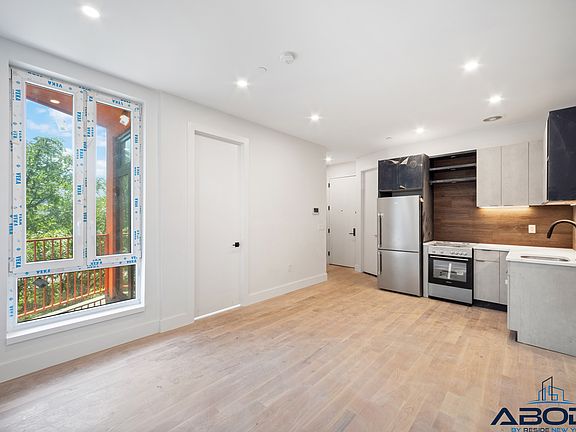5th image of 391 Meeker Ave #3C