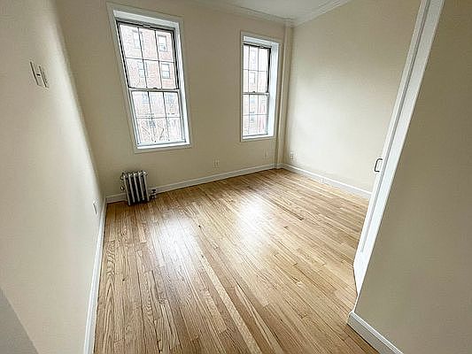 3rd image of 117 W 13th St APT 43