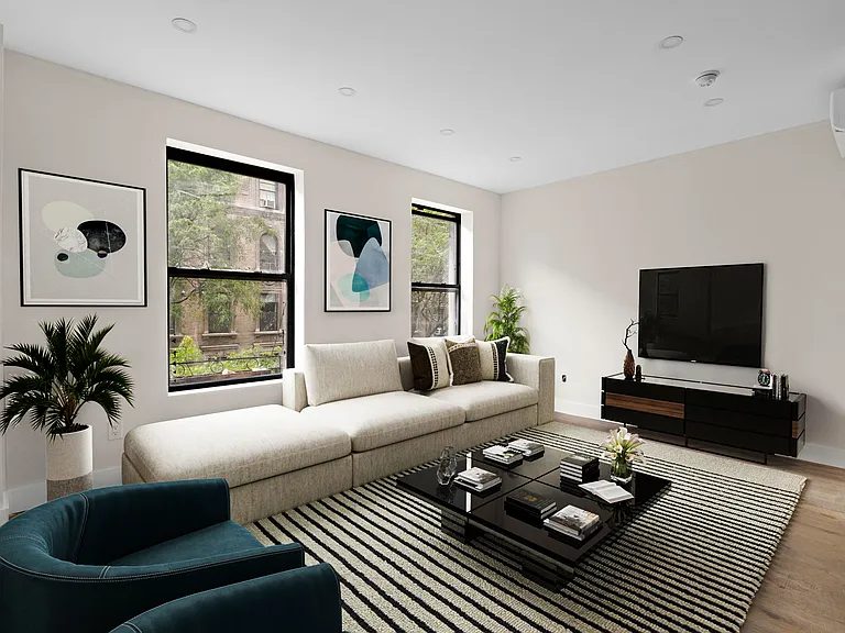302 Manhattan Ave #2G — Photo 1