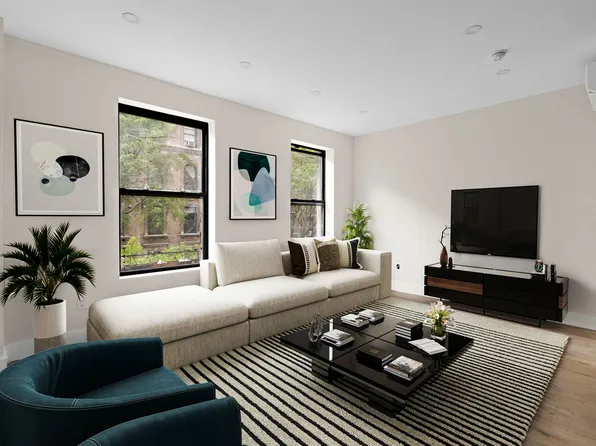 302 Manhattan Avenue image 1 of 9