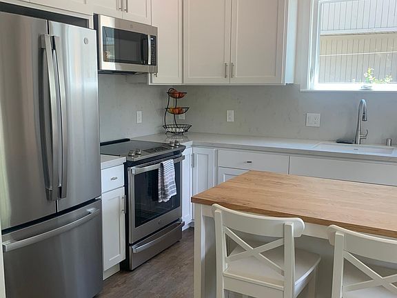 Fresh stainless appliances
