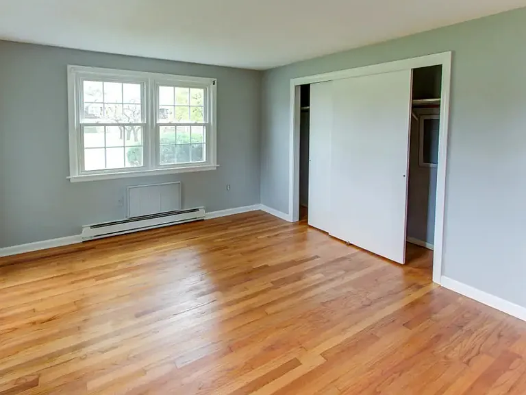 Suffield West Apartments — Photo 7