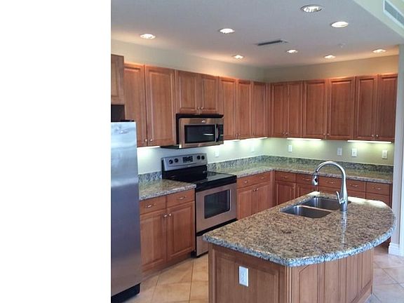 4th image of 5076 Annunciation Cir #304