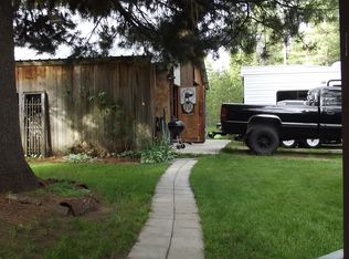 283 Peninsula Loop Rd, Priest River, ID 83856