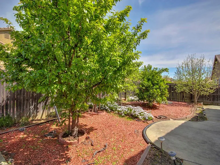 5504 Hirsch Cir — Photo 13