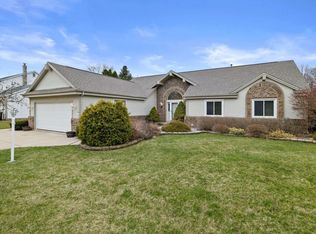 5051 S 41st St, Greenfield, WI 53221