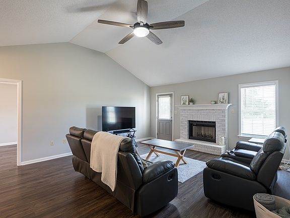 4th image of 4273 Hampton Dr