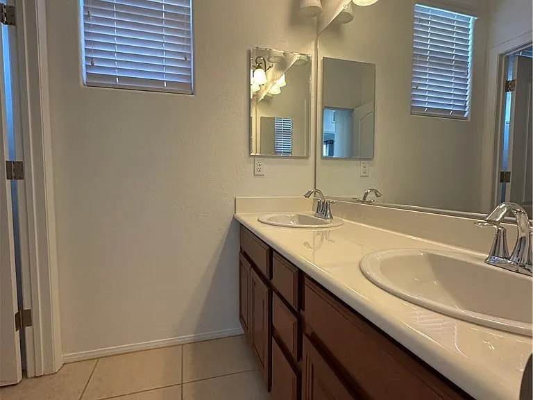 9325 Goldenbush Ct — Photo 30
