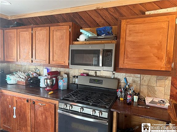 3rd image of 8305 Jordan Hill Rd