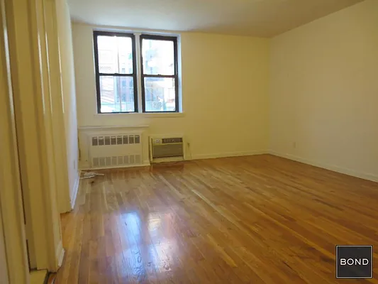 Rented by Bond New York | media 19