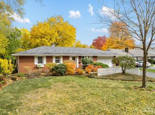 413 Longview Dr, Geneva, IL 60134