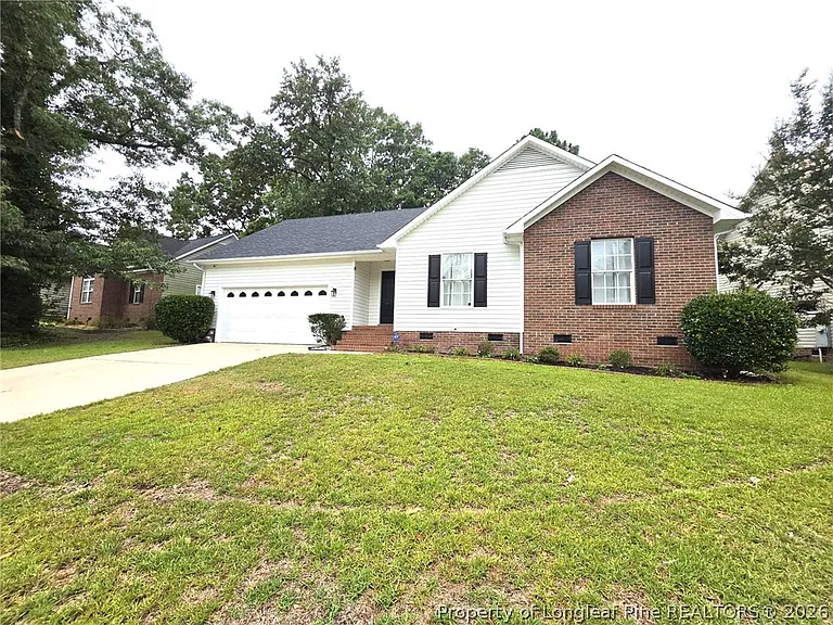 910 Foxhunt Ln — Photo 2