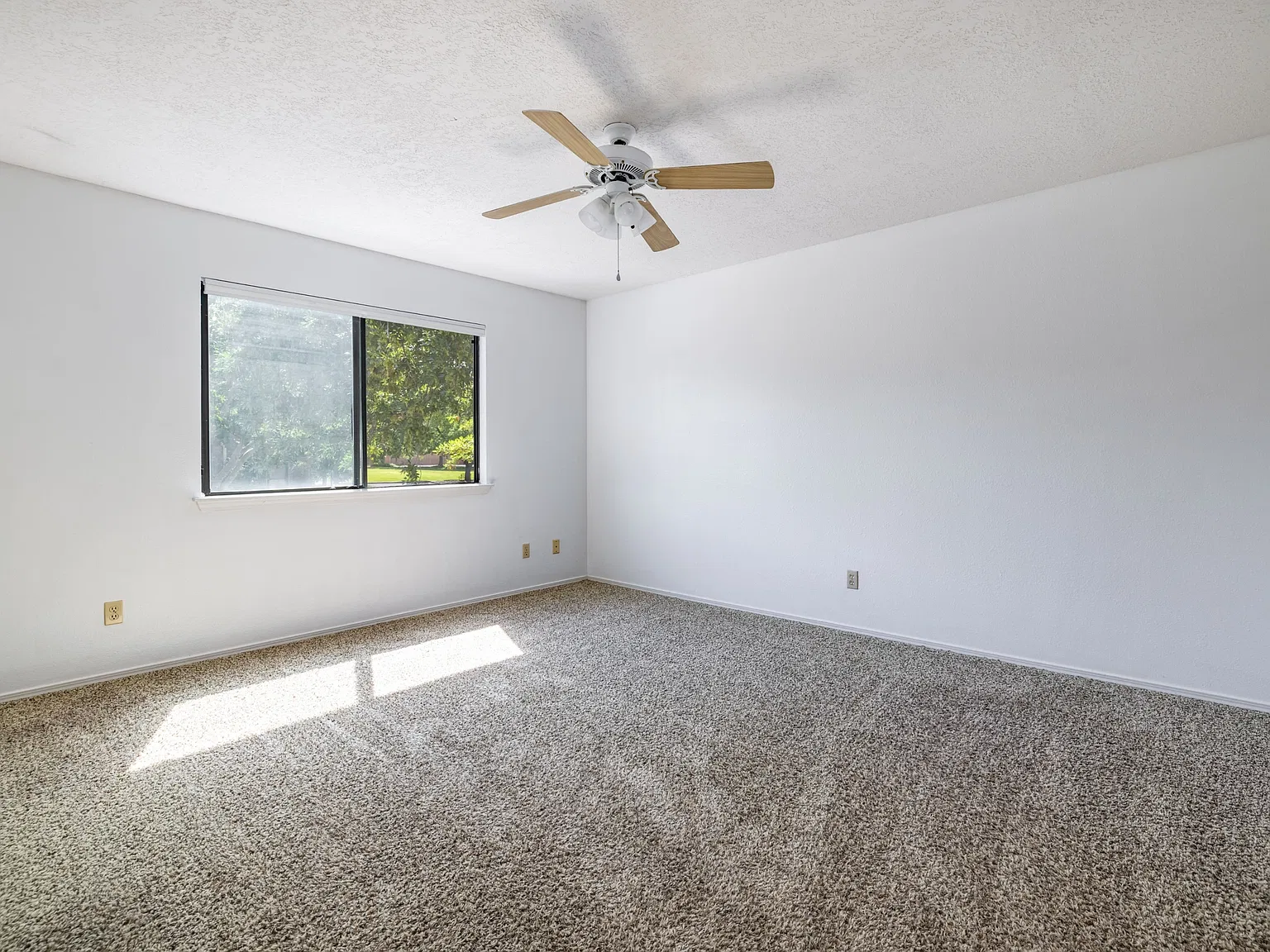 5801 Lowell NE 28 D - 1 — Photo 4